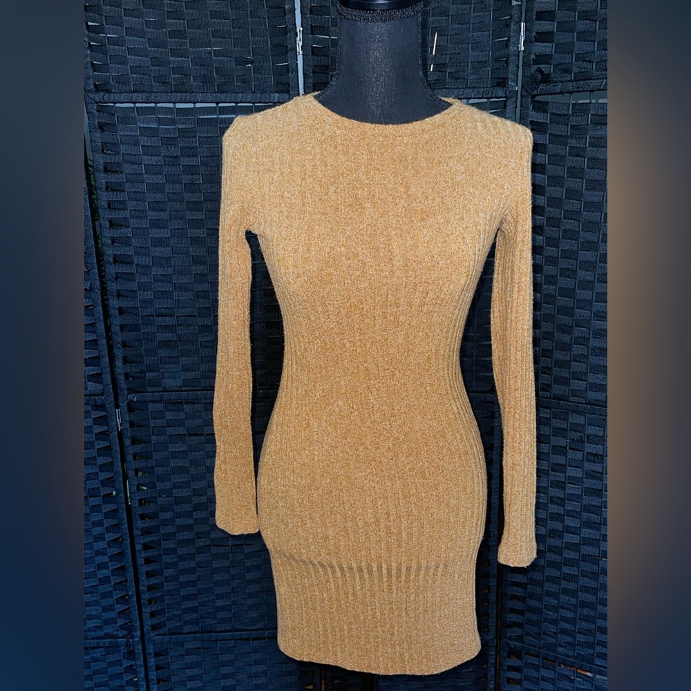 2 for $10 Brown Forever 21 sweater dress. Size small.